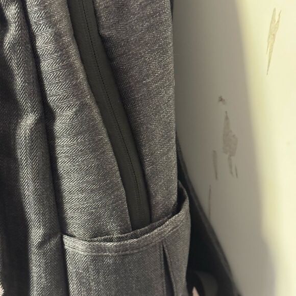 Tigernu backpack really cool design with this one great condition - Picture 4 of 8